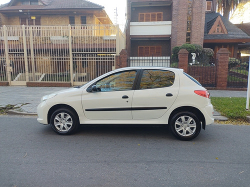 Peugeot 207 2013 1.4 Active 75cv