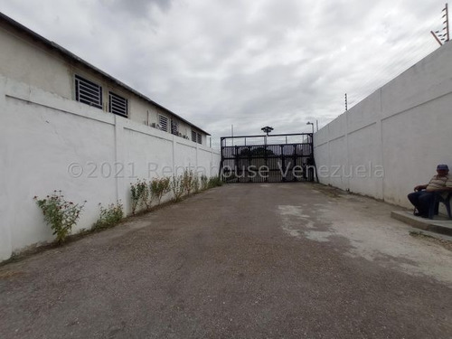 Imagen 14 de 14 de Terreno Avenida Aragua Sector Privado 23-7114 ##