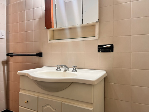 Casa En Venta | 2/3 Dormi - Quincho Y Parrilla | 33 E/ 24 Y 25 - La Plata