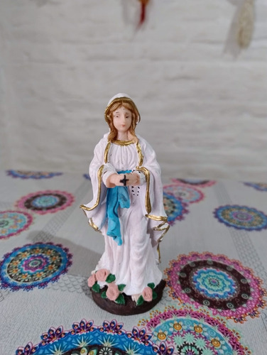 Estatua Virgen De Lourdes De Pvc Blanco Con Celeste