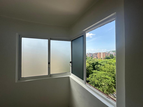 Apartamento En Prebo, Resid. Agua Viva 2. Tipo Estudio. Lm.p
