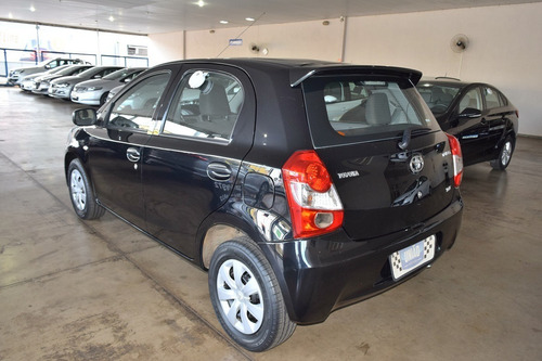 Toyota Etios 1.3 X 2013