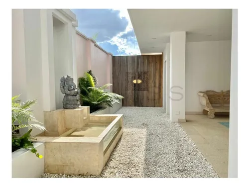 Casa En Venta En Altos Del Poblado. Cod V50776