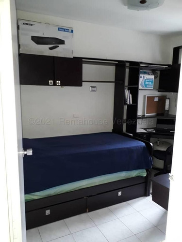 Imagen 4 de 11 de Apartamento En Venta El Rosal Mls #22-1917 -- Sandra Briceño 04142730017