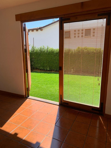 Casa En Condominio En Venta En Olivar De Los Padres!!