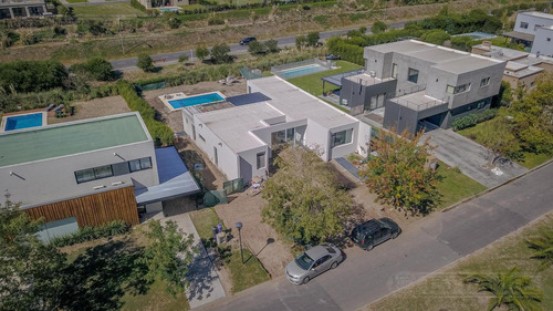 Casa 4 Ambientes En El Canton Golf - Pg