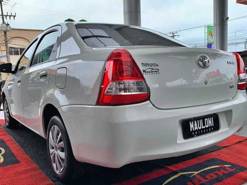 Toyota Etios 1.5 X Sedan 16v