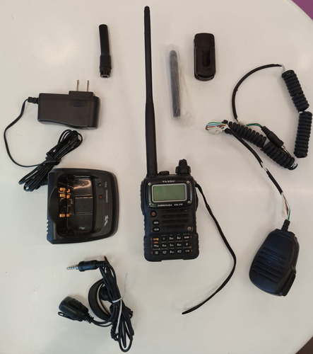Rádio Comunicador Ht Yaesu Vx-7r Multi Band Usado 0,5-999mhz Preto Vhf Uhf Hf (Usado)