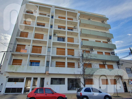 Imagen 2 de 27 de Venta Departamento - La Plata