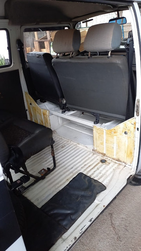 Kombi Ano 2006 1.4 Flex 8v Passageiros 11 Lugares