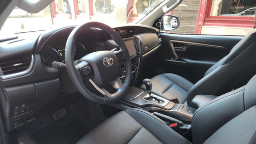 Imagen 8 de 16 de Toyota Sw4 Srx 7a At 2022 0km