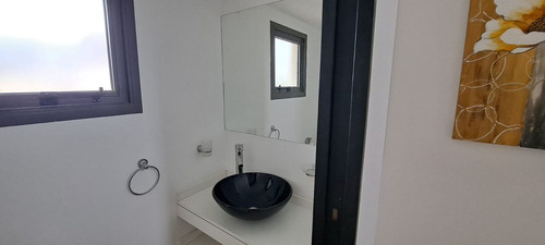 Se Vende Duplex Con Pileta Y Cochera En Carlos Paz