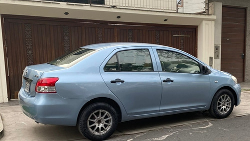 Imagen 2 de 3 de Aa Vendo Toyota Yaris Mecánico, Único Dueño