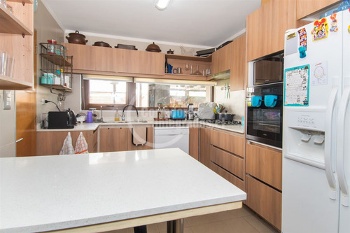 Impecable Casa En Venta, Concón Y Con Un Maravilloso Quincho