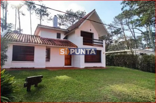 Casa En Venta  3 Dormitorios En Playa Brava