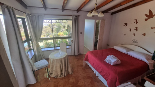 Se Vende Casa Con 2 Cabañas Ubicada En Sector Miraflores