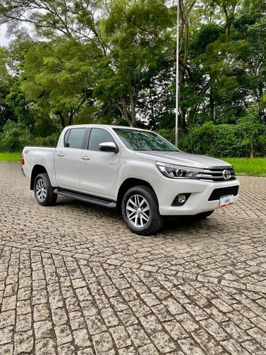 Imagem 3 de 10 de Hilux Cd 4x4 Srx