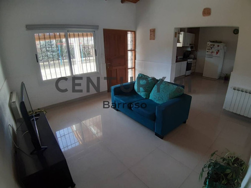 Imagen 1 de 26 de Se Vende Hermosa Casa Con Gran Terreno Lujan Perdriel