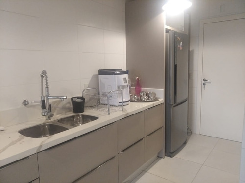 Imagem 7 de 15 de Apartamento A Venda Com 3 Quartos No Bairro Abraao Em Florianopolis - V-81992
