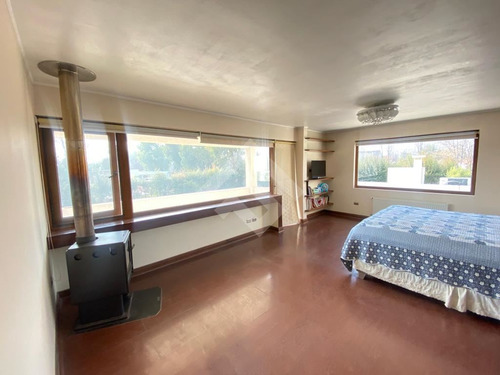 Casa En Venta De 3 Dorm Ampliable. En Chicureo