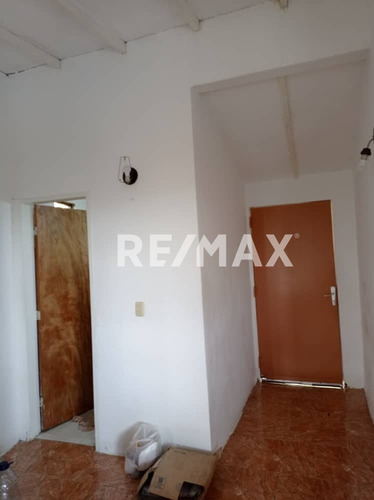 Imagen 3 de 5 de Alquilo Cómodo Anexo En San Jose De Los Altos