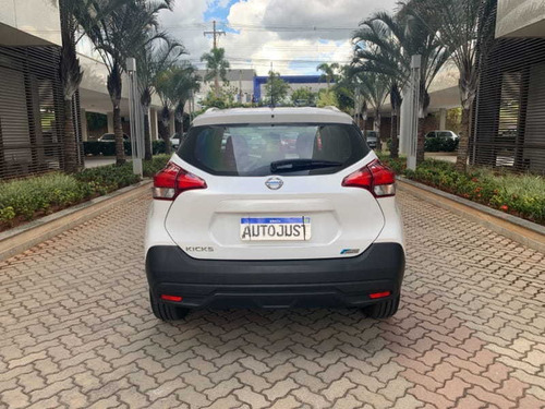 Nissan Kicks S Cvt