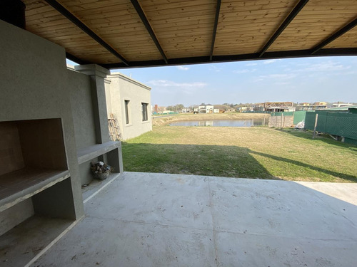 Imagen 2 de 6 de Lindisima Casa En Una Planta Y Al Agua - San Matias