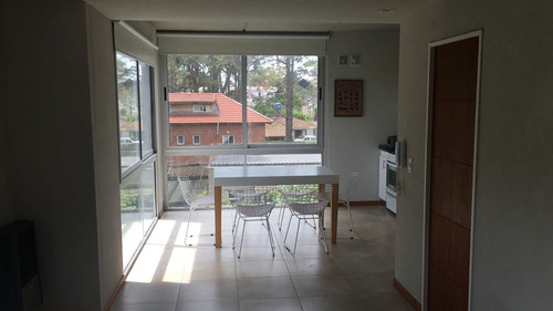 Imagen 6 de 14 de Duplex En Pinamar Con Parrilla - Cochera Y Guarda Cuatri - Alquiler Temporal