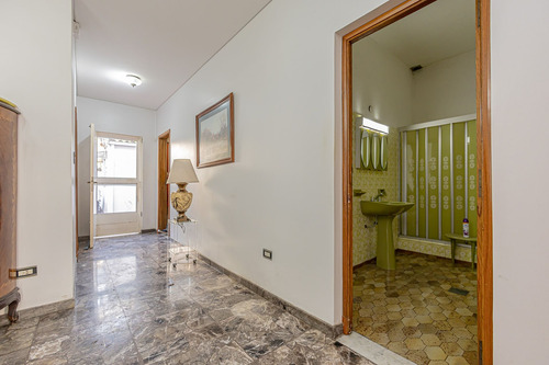 Venta Casa 3 Amb C/ Cochera-patio-lavadero-permuta