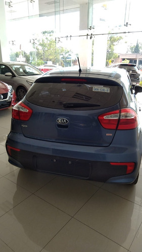 Imagen 7 de 15 de Kia Rio 2017