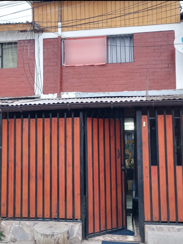 Se Vende Casa Pareada 2 Pisos 3d 1b Patio Pequeño Quilicura