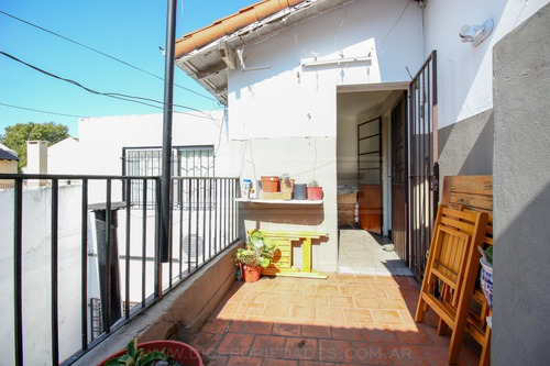 Casa En 2 Plantas 4 Dormitorios Ubicada En Olivos