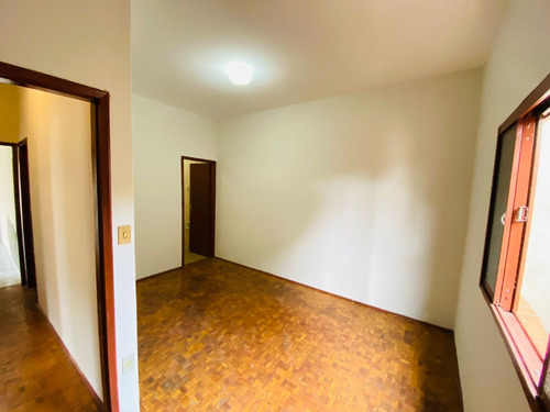 Casa À Venda Com 3 Quartos (1 Suíte) Ampla, Arejada E Pronta Para Morar No Centro De Boituva!