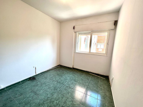 Venta Departamento 4 Dormitorios Otros Barrios Con Cochera