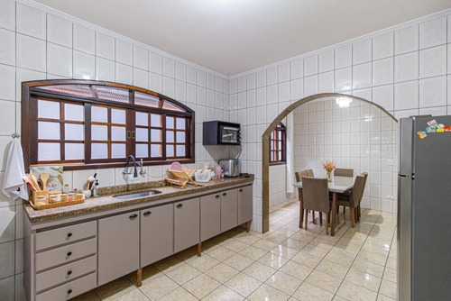 Casa Para Venda Com 3 Quartos 3 Banheiros Sendo 1 Suite