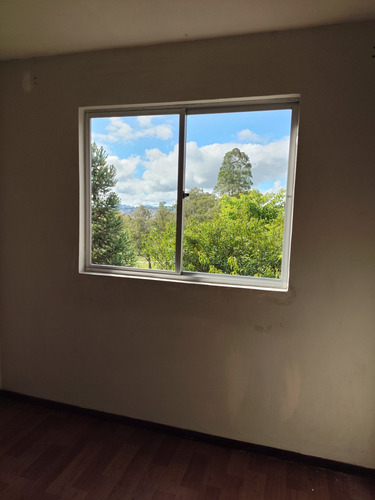 Vendo Excelente Apartamento No Centro De Pinhais