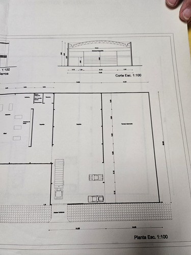 Alquiler Galpón Castro Barros 2100 $ 2.500.000643 M2