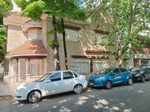 Exquisito Chalet De Estilo Zona Residencial Plaza Mitre