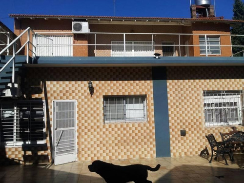 Imagen 3 de 15 de Venta - Chalet En 2 Plantas - José C Paz