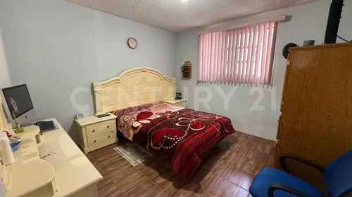 Venta De Casa Remodelada En Jardines De Morelos Secc. Flores
