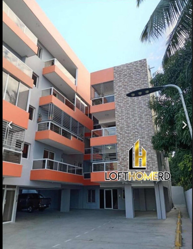 Venta Apartamento Amplio Con 3 Parqueos En Reparto 3 Ojos