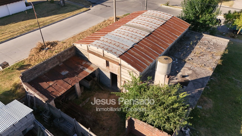 En Venta Galpón Con Casa En Esquina Tapalque