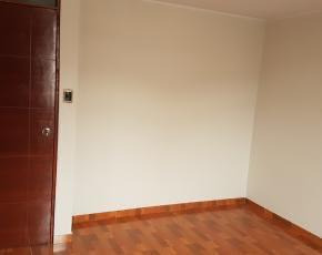 Alquilo Cuartos Ubicados Frente A La Puerta Nº 6 De La Uni (en La Misma Av. Tupac Amaru).