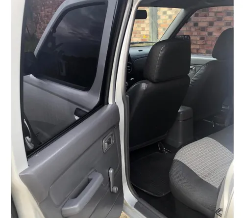 Nissan NP300 Frontier 2.4l