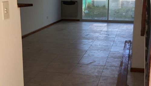 Venta De Casa Duplex En Ituzaingo