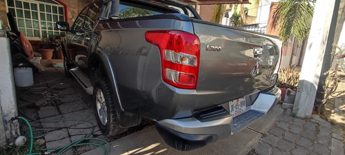 Mitsubishi L200 2.4 Cabina Doble 4x2 Mt