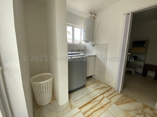 Amplia Y Luminosa Casa En Venta En Bosques De La Lagunita