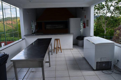 Chácara Em Guararema, Capacidade Aprox. 80 Dormindo, 10 Mil M², Acesso Fácil, Local Calmo.