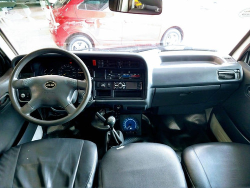 Imagem 5 de 9 de Jinbei Topic 2.0 Escolar 16v Gasolina 3p Manual