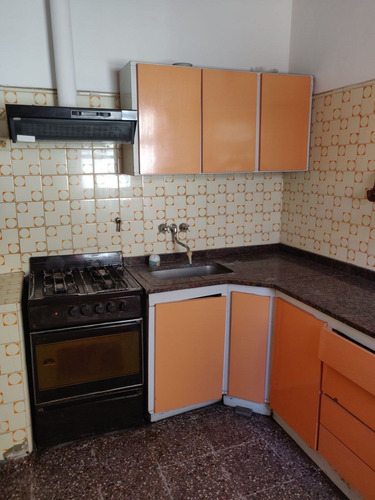 Imagen 3 de 17 de Hermoso Chalet 4 Amb. San Jose